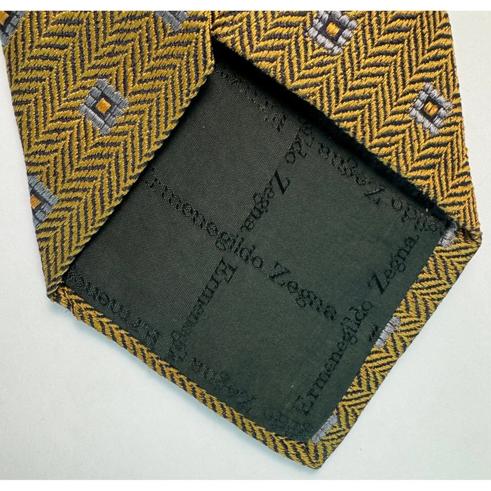 Ermenegildo Zegna Silk Tie Gold Herringbone Geometric Diamond Made in Italy